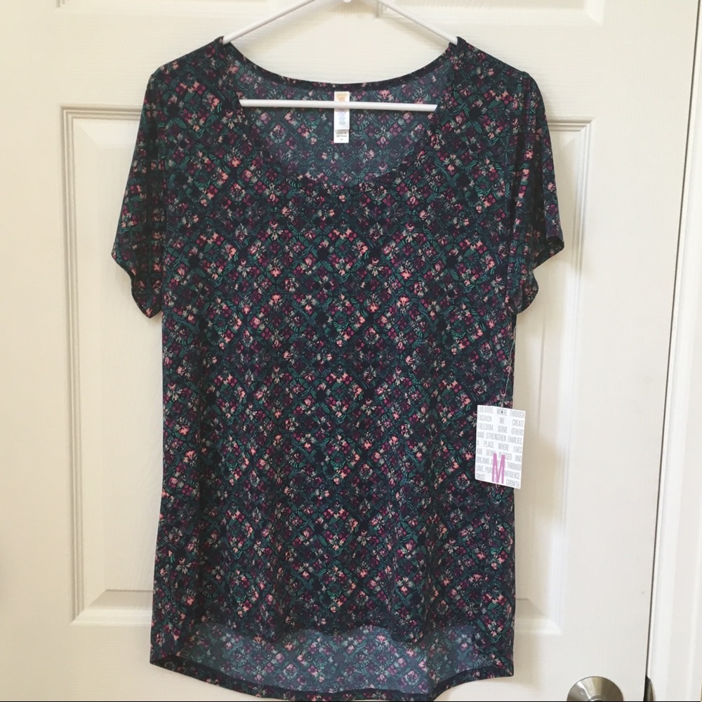 Lularoe Medium Classic Tee